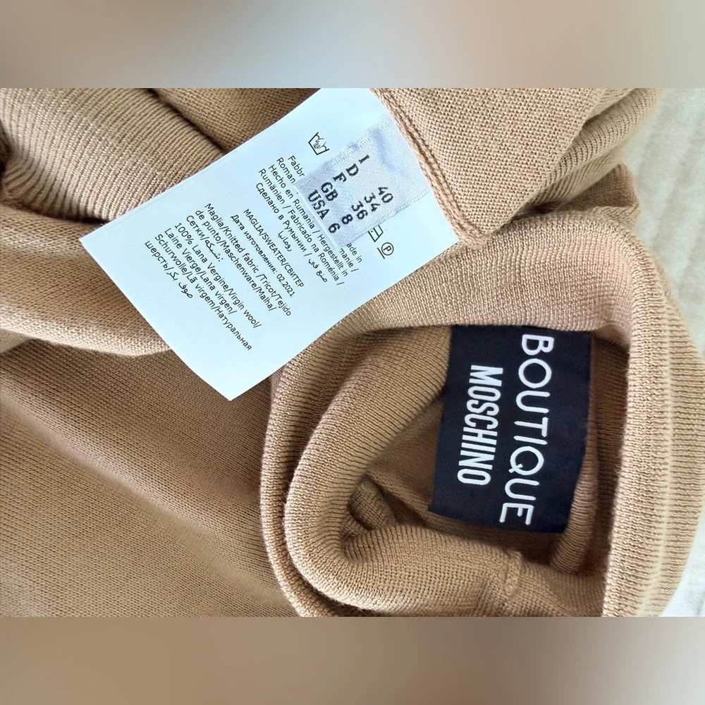 Moschino Classic Tan Turtleneck Sweater USA Size 6, Italian 40,100% virgin wool - Picture 12 of 12